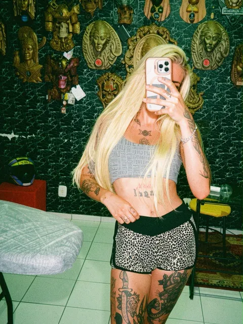 Julia Conti, foto 12